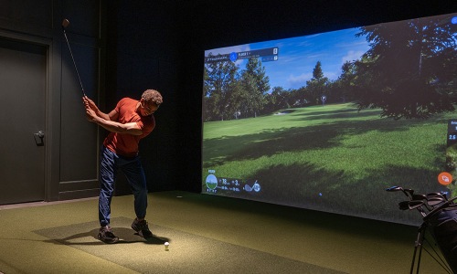 golf simulator at the lodge apartments in marlboro